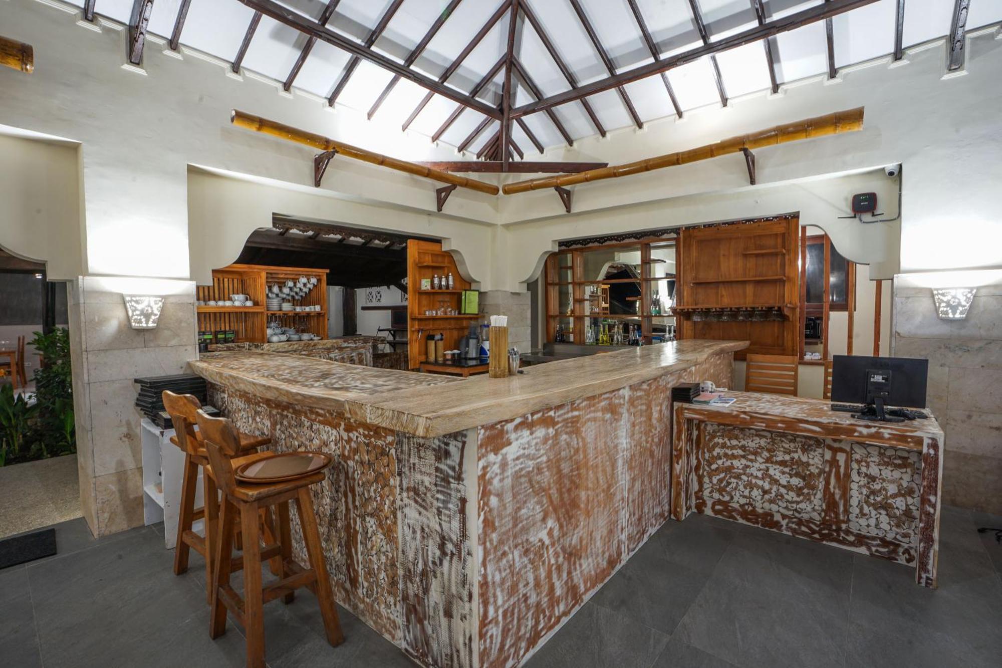 Rinjani Lodge Сенару Екстериор снимка