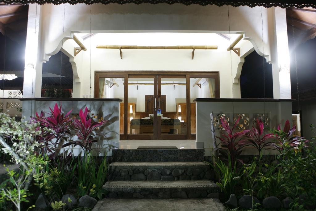 Rinjani Lodge Сенару Екстериор снимка