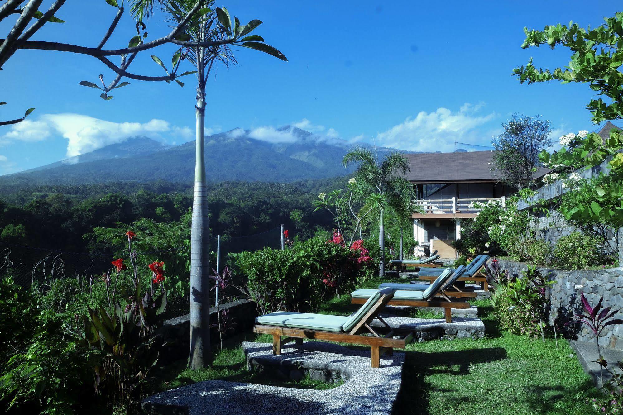 Rinjani Lodge Сенару Екстериор снимка